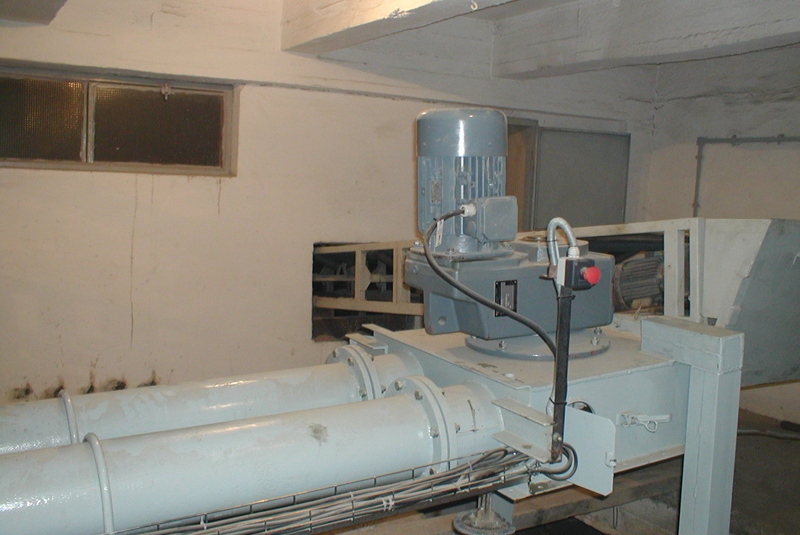 DOPRAVNÍKY / Reťazové dopravníky - foto DOPRAVNÍKY / Reťazové dopravníky - foto