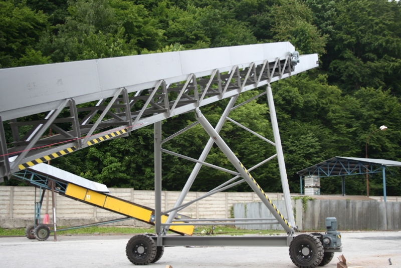 DOPRAVNÍKY / Pásové dopravníky - foto DOPRAVNÍKY / Pásové dopravníky - foto