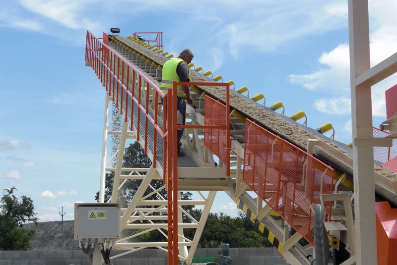 DOPRAVNÍKY / Pásové dopravníky - foto DOPRAVNÍKY / Pásové dopravníky - foto